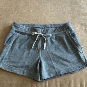 Athleta Shorts size small in charcoal grey